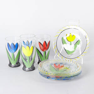 Ulrica Hydman Vallien, Kosta Boda, glas samt assietter, 10 delar