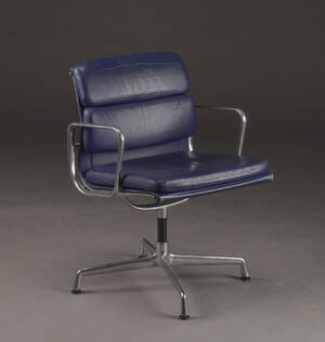 Charles Eames. Soft Pad armstol  kontorstol, Model EA-217