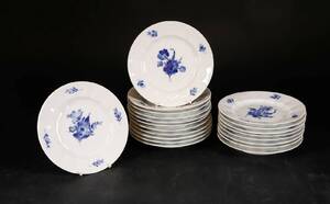Royal Copenhagen. Blå blomst, kantet, frokosttallerkener 20 