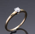 Diamonds by Frisenholm. Solitairering udført af 14 kt 
