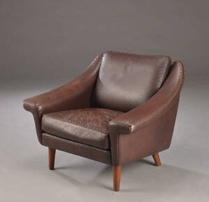 Møbelproducent. Lænestol, brun læder