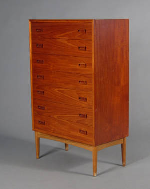Dansk møbelproducent. Chiffoniere