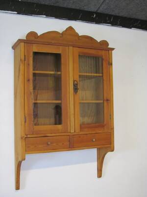 VÄGGSKÅP FURU H 124 CM, B 72 DJ 23