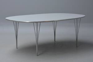Piet Hein  Bruno Mathsson. Super Elipse bord med plade af gråt laminat Denne vare er sat til omsalg under nyt varenummer 4419567