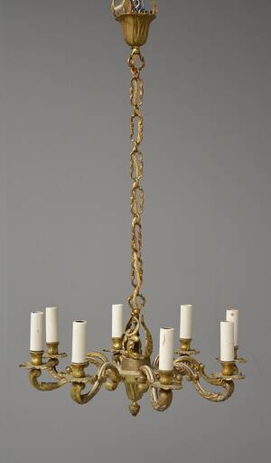 Lysekrone med otte lysarme af bronze, 1900-tallets første halvdel