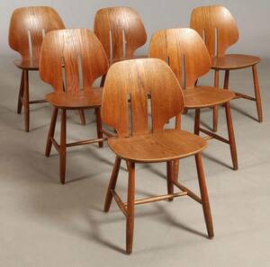 Ejvind A. Johansson. Sæt på seks stole af egetræ, model J-67 6 Denne vare er sat til omsalg under nyt varenummer 4430989