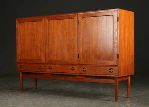 Skænk af teak, 1950erne, dansk møbelproducent