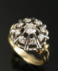 Vintagering med brillanter af 14 kt guld i alt ca 1.06 ct.