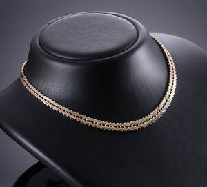 Halskæde af 14 kt. guld i sildebensmønster