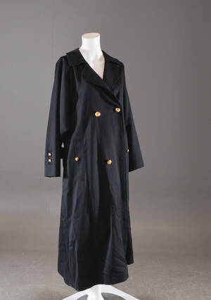 Burberry, svart kappa i ull. Storlek 42