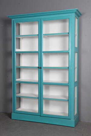 Vitrineskab. Turkis bemalet.