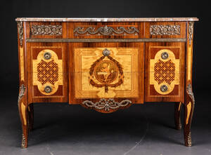 Kommode af rosentræ, gustaviansk stil, 1900-tallet