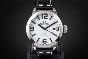 TW Steel herrearmbåndsur af stål, ref. TW620.