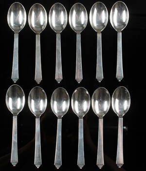 Harald Nielsen for Georg Jensen. Pyramide desertskeer af sterlingsølv 12 