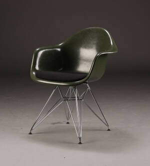 Charles Eames. Armstol, model DAR