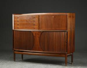 Skænk af nøddetræ, 1950erne