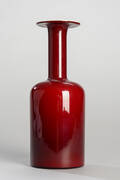Otto Brauer for Holmegaard. Vase af rødt og hvidt glas