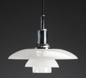 Poul Henningsen. PH 32 pendel, højglasforkromet udgave. Denne vare er sat til omsalg under nyt varenummer 4035780