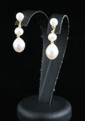 Gold Fresh water pearl earrings 2