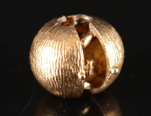 Ole Lynggaard. Kuglelås, 14 kt. guld