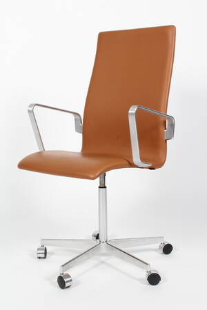 Arne Jacobsen. Oxford kontorstol, model 3271. Brown Label