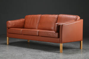 Stouby. Tre-personers sofa, læder