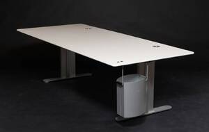 Montana. Hilow elektrisk hæve- sænke skrivebord
