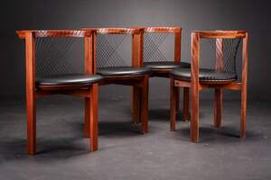 Niels Jørgen Haugesen. Fire stole af mahogni, model String chair 4 