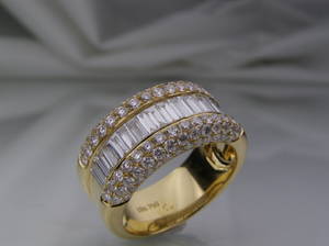 Ring med brillanter og diamanter