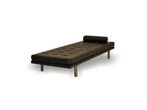 COUZ 173 Daybed med krydsfiner ramme og ben i metal.