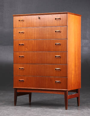Kommode af teak, 1950erne, dansk møbelproducent