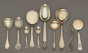 En samling skeer af sølv 10