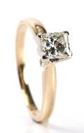 Diamantring, 14 kt guld m Princess Cut diamant på ca. 0.52 ct 