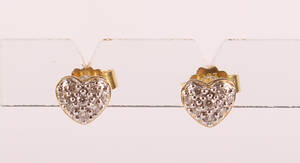 Par hjerteformede brillantørestikker, 0.13 ct.