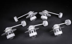 Jens Møller Jensen. Et sæt på fem Albertslund udendørslamper 5 