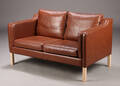 Dansk møbelproducent. To-pers. sofa