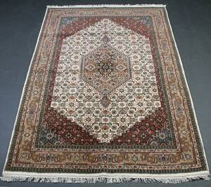 Indisk Bidjar 176 x 249 cm. 