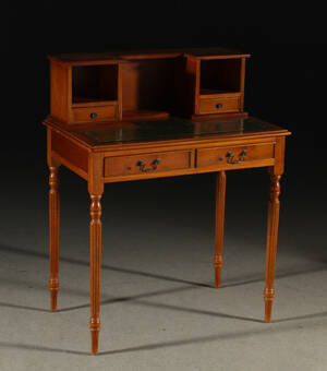 Skrivbord, idegran, engelsk stil, 1900-talets senare del