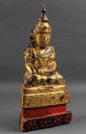 Siddende Buddha af bemalet træ, 1900-tallet