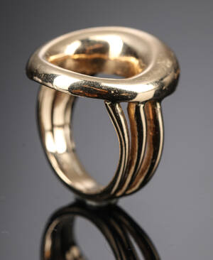 Guldring af 14 kt, 11,7 gr.