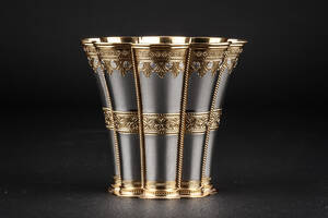 A. Michelsen. Margrethebæger af sterlingsølv