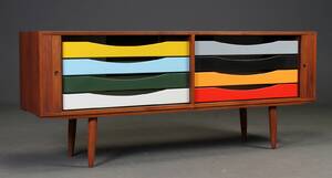 Snedkermester Bruno Hansen. Fritstående skænk, teaktræ