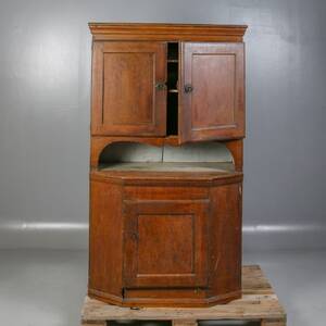 SKÄNKSKÅP, allmoge, 1800-talets första del