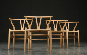 Hans J. Wegner. Sæt på fire stole af eg, model CH-24 4
