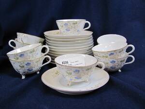 ÄLDRE KAFFEGODS 11 KOPPAR O FAT