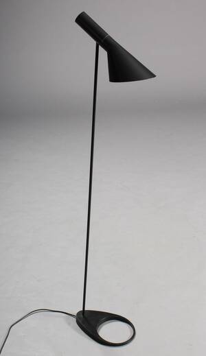 Arne Jacobsen. AJ standerlampe