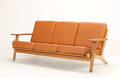 Hans J. Wegner. Tre-pers. sofa af eg, model GE-2903  Denne vare er sat til omsalg under nyt varenummer 4175664