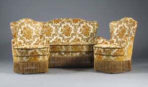 To-pers. sofa samt par hvilestole 3