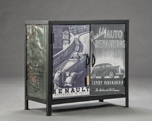 Skab af metal, låger med print