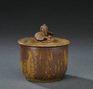  Arne Bang. Lågkrukke af stentøj nr. 12